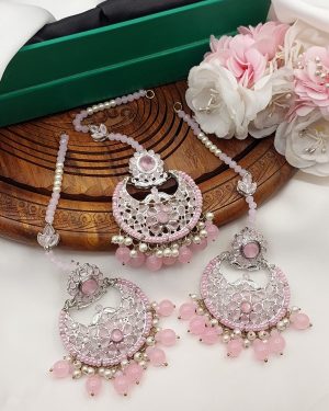 EARING AND MTACHING TIKKA