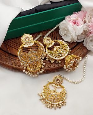 EARING AND MATCHING TIKKA